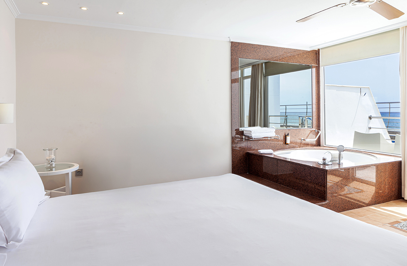 923_alta_playasol Suite con Piscina.jpg